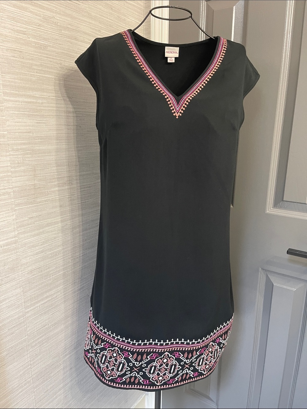 Merona Black Tunic Top with Pink Logo Tag
